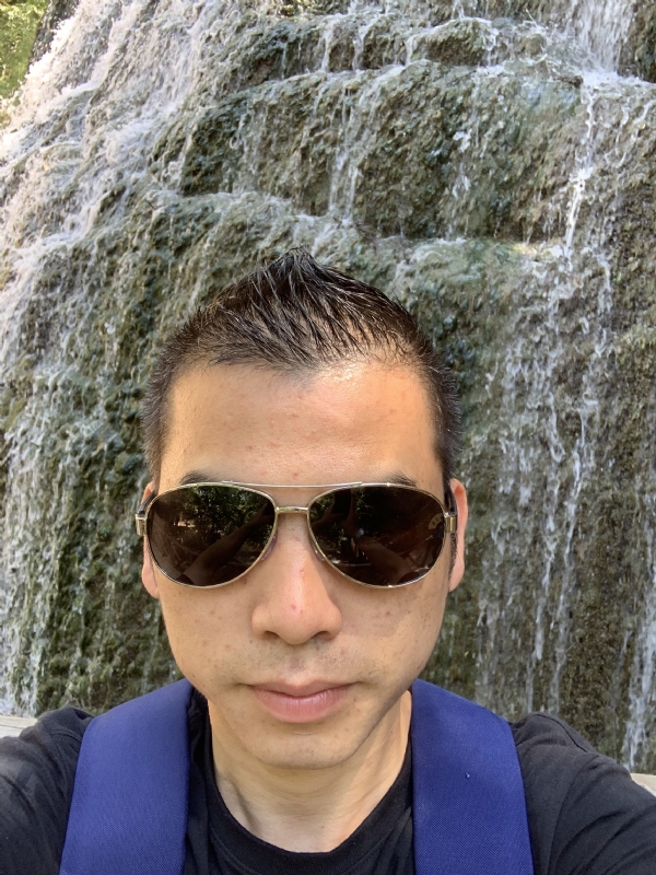 高兴的第二张照片--建宁婚介网