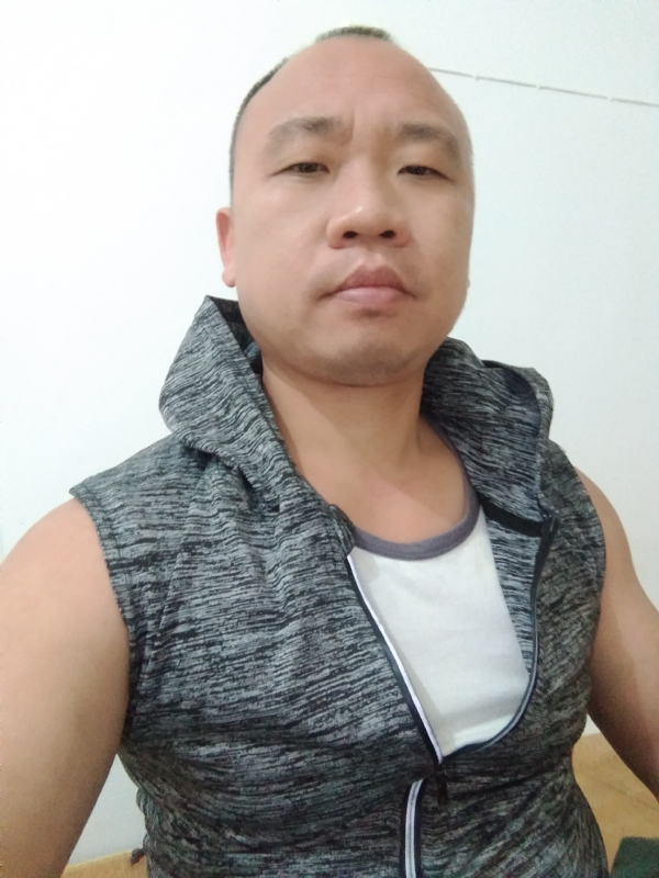 whm的第二张照片--建宁婚介网