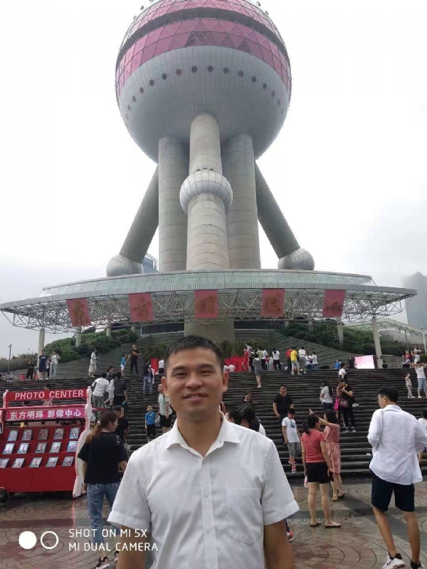 小猫吃老鼠的第一张照片--建宁婚介网