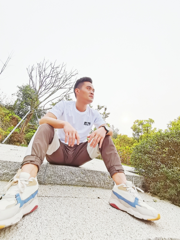 一个人，干净利落的第一张照片--建宁婚介网