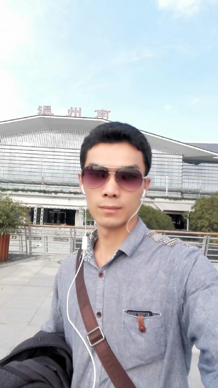 错把真心喂了狗的第三张照片--建宁婚介网