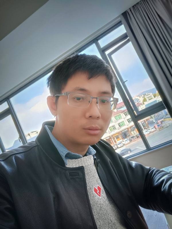 也许只是缺少一个拥抱的第二张照片--建宁婚介网
