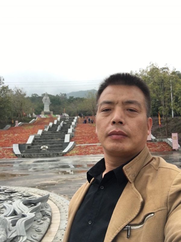开心的松鼠的第一张照片--建宁婚介网
